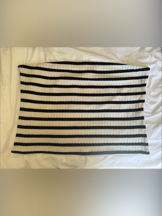 H&M Tops - H&M Black & White Striped Ribbed knit tube top